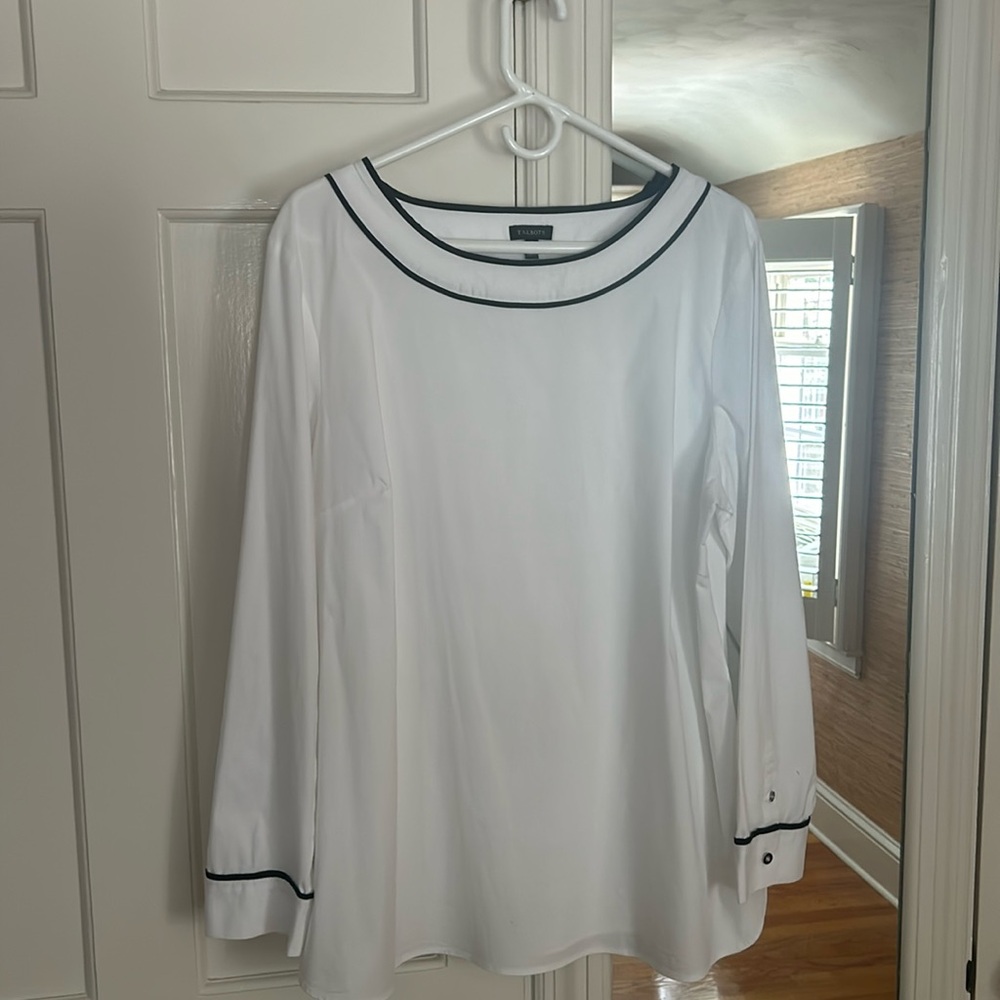 Talbots.  XL. Round neckline. Side zipper.